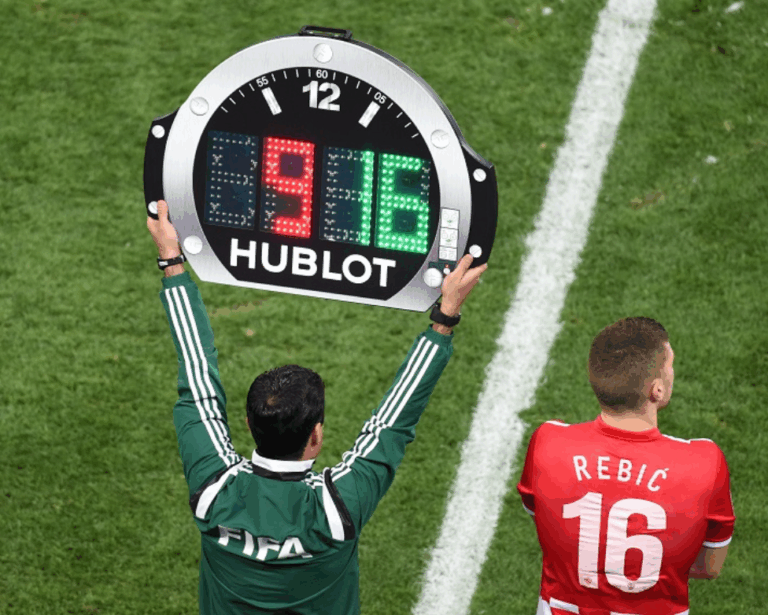 substitution-board-dalam-sepak-bola