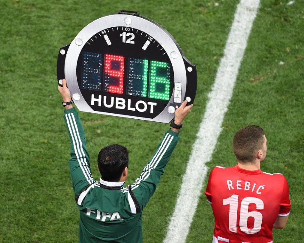 substitution-board-dalam-sepak-bola