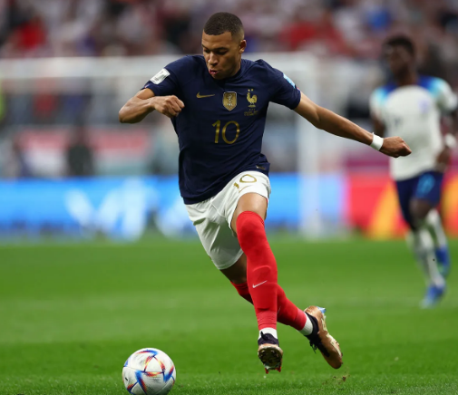 kylian-mbappe-resmi-perkuat-real-madrid-musim-2025