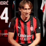luka-modric-tidak-berani-mengusik-rafael-leao-di-ac-milan