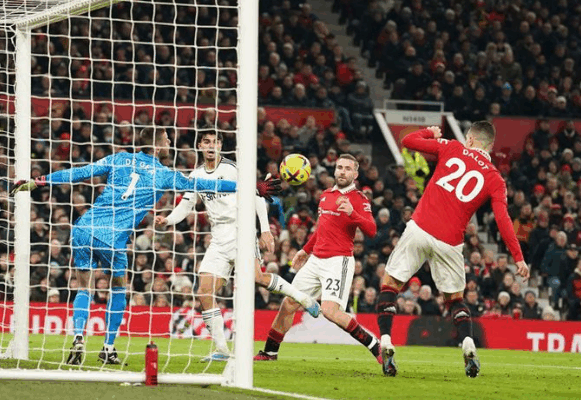 rivalitas-antara-mu-dengan-leeds