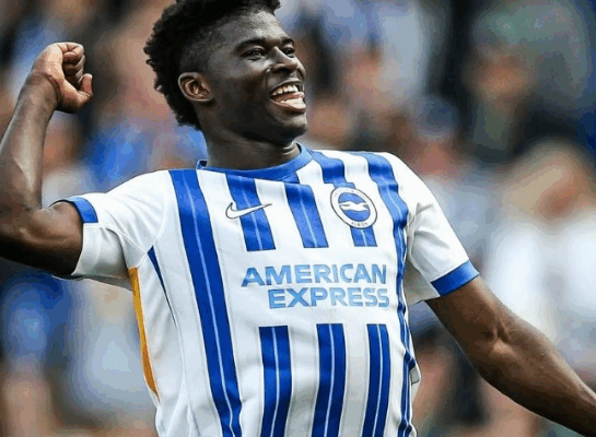 brighton-menaikan-harga-penjualan-carlos-baleba-untuk-mu