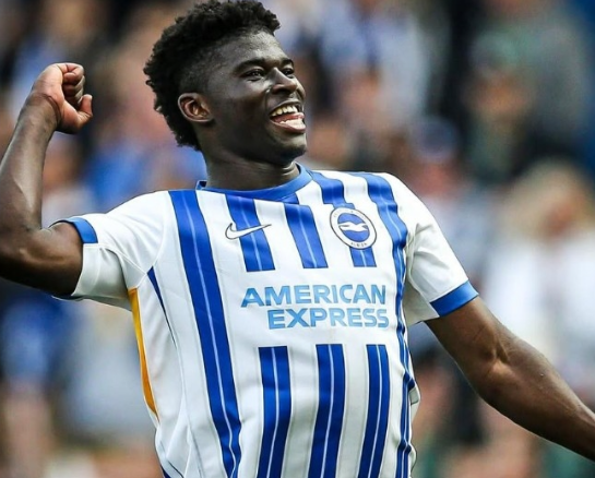 brighton-menaikan-harga-penjualan-carlos-baleba-untuk-mu