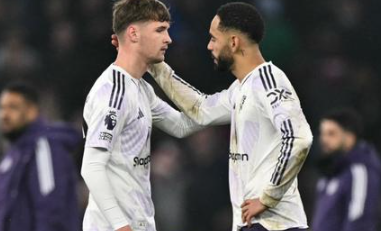 jack-fletcher-memicu-beragam-reaksi-supporter-mu