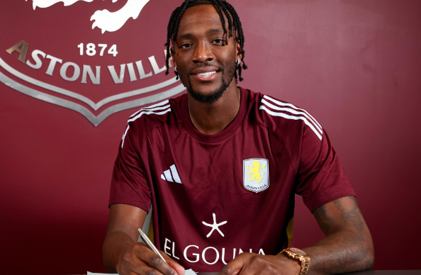 Abraham Kembali ke Villa Park, Fans Senang