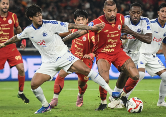 Arema FC Kalahkan Persija 2-0 di Jakarta