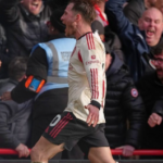 Drama 90 Menit dalam Pertandingan Sepak Bola Terpanas